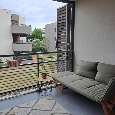 Appartement T2 Avec Terrasse, 5 Min De La Plage Fréjus Екстериор снимка